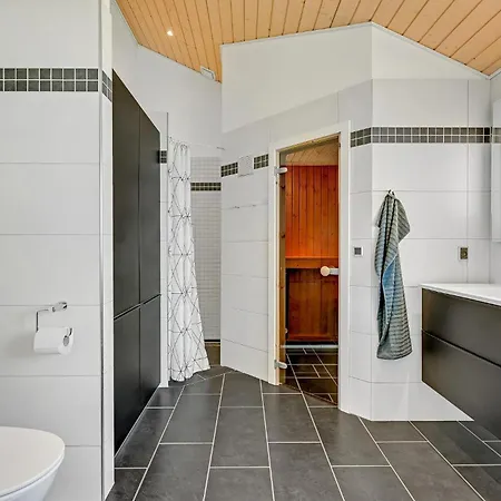 Four-bedroom In Rudkobing *