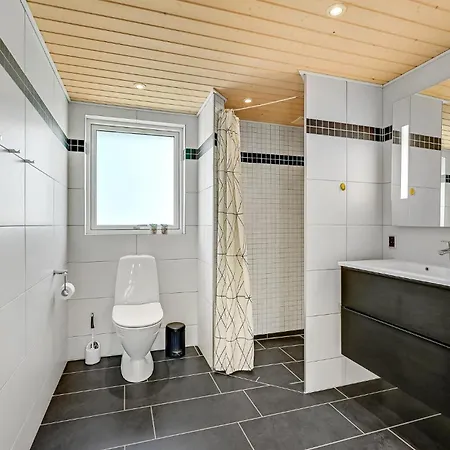 Four-bedroom In Rudkobing Spodsbjerg