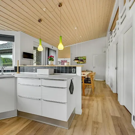 Four-bedroom In Rudkobing Spodsbjerg
