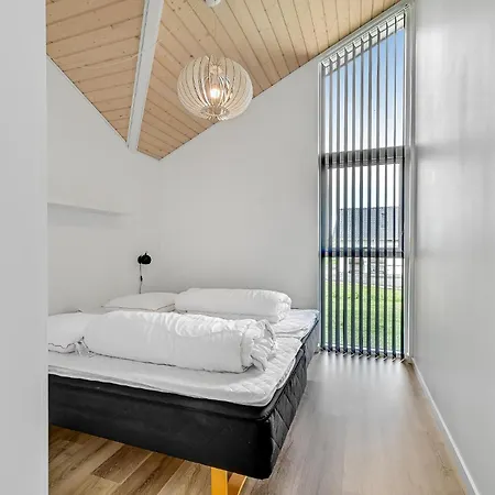 Four-bedroom In Rudkobing * Spodsbjerg