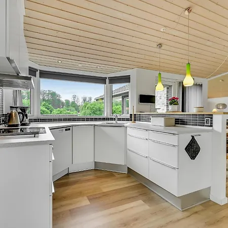 Four-bedroom In Rudkobing בית נופש