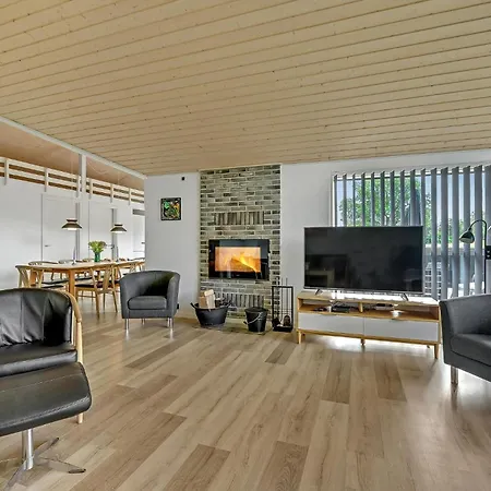 4 Bedroom Amazing In Rudkobing * Spodsbjerg