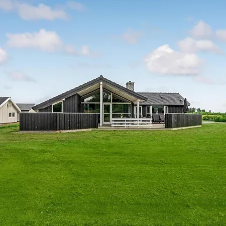 度假居 Four-bedroom In Rudkobing *